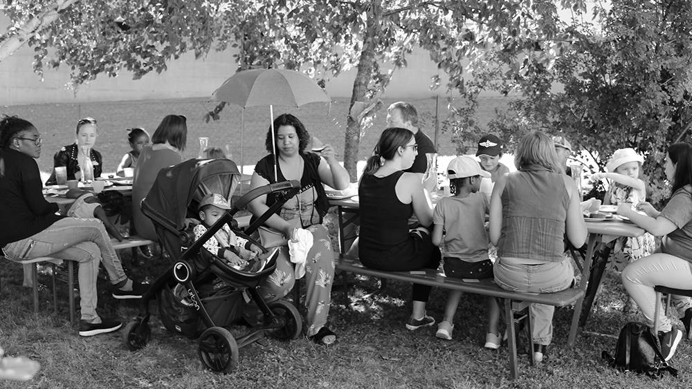 Rencontres parenthèses dans le jardin de Bourg dessus Renens – Activité Rencontres parenthèses – AFQM
